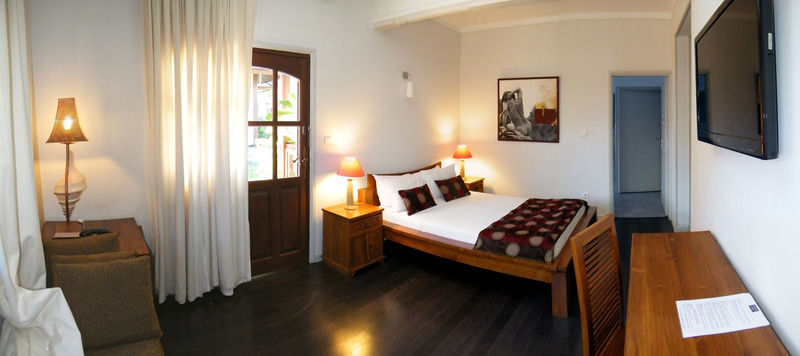 Le Domaine Des Pierres Hotel Saint Pierre Luaran gambar