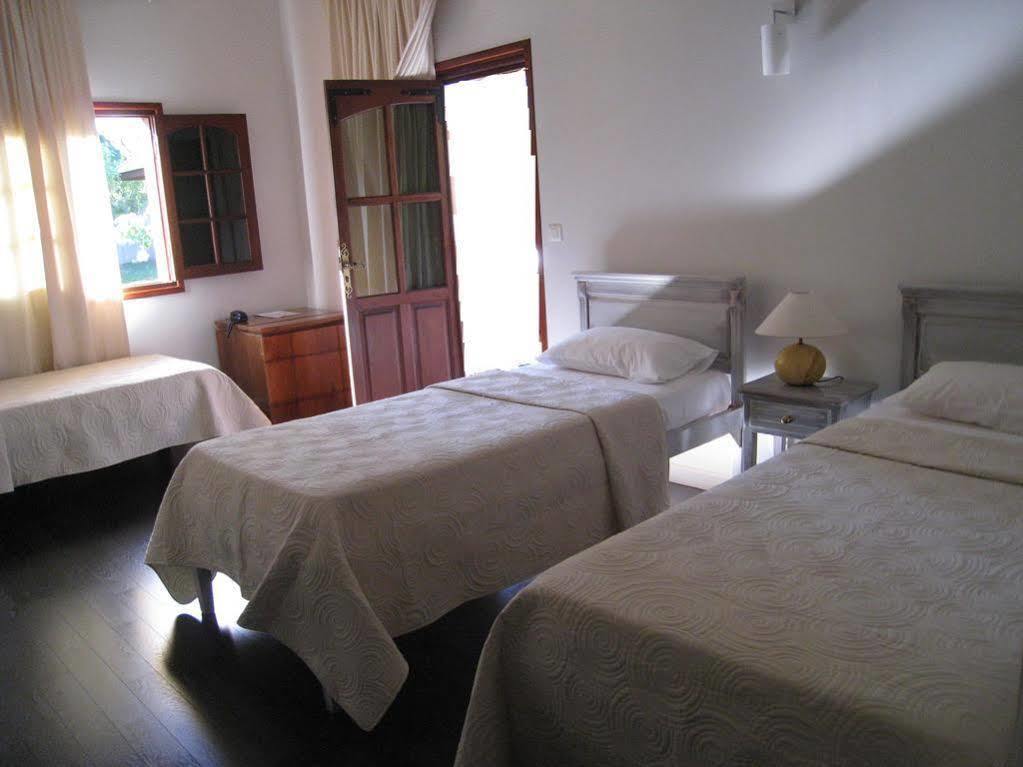 Le Domaine Des Pierres Hotel Saint Pierre Luaran gambar