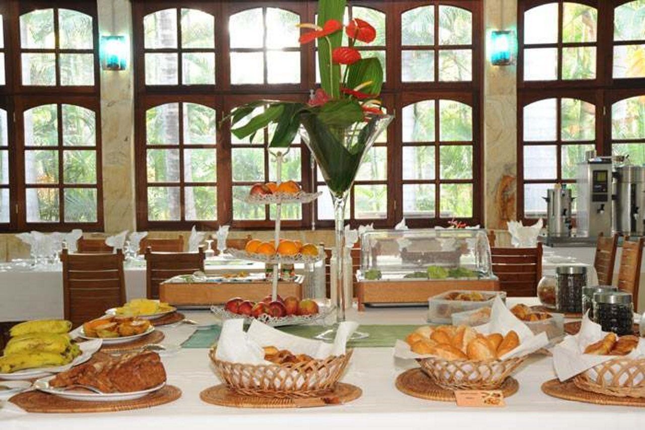 Le Domaine Des Pierres Hotel Saint Pierre Luaran gambar