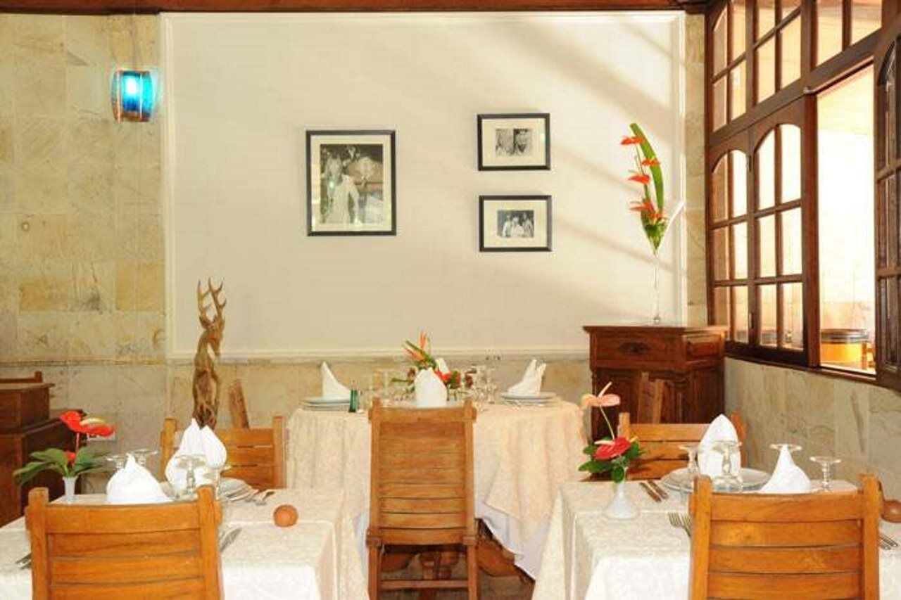 Le Domaine Des Pierres Hotel Saint Pierre Luaran gambar
