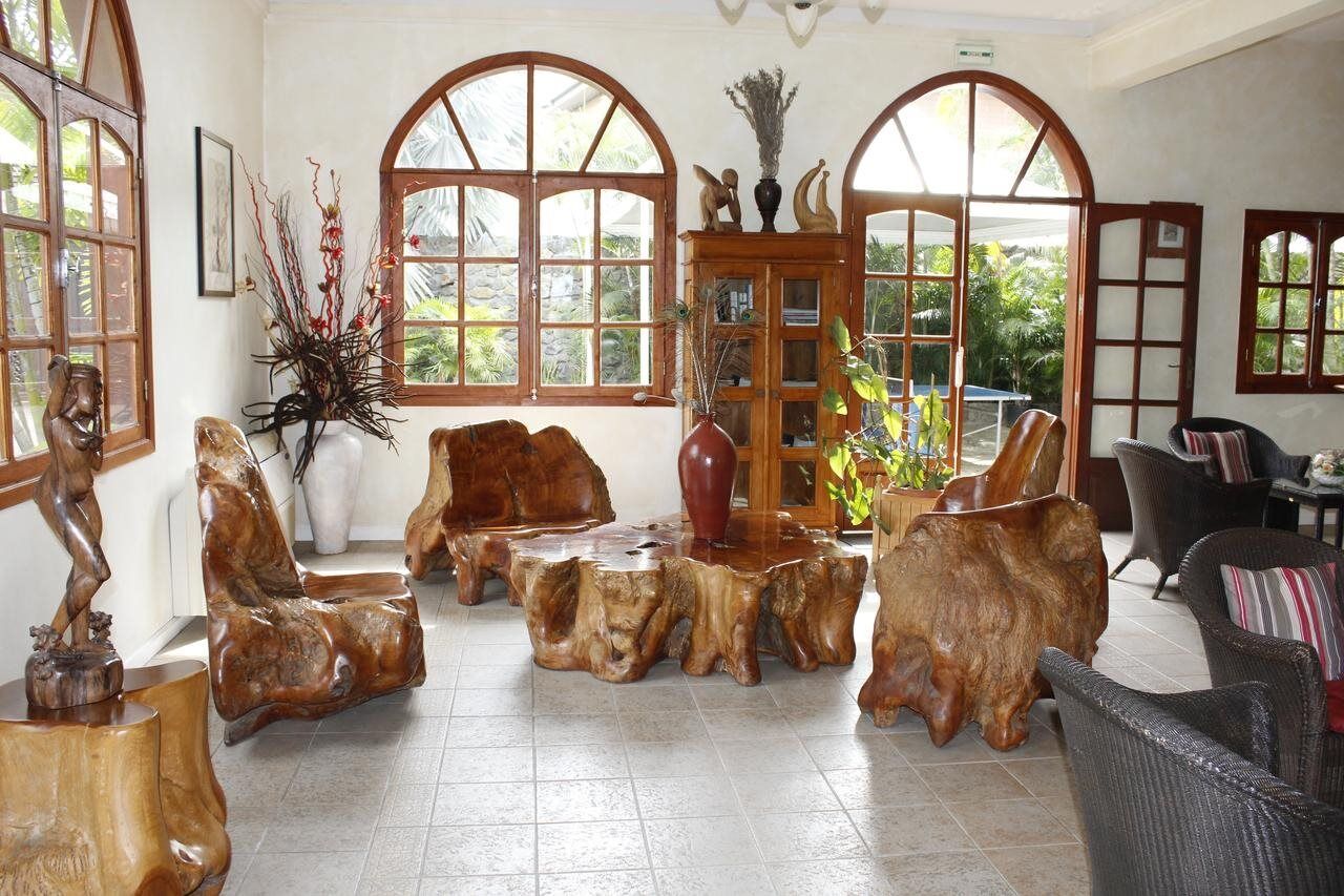 Le Domaine Des Pierres Hotel Saint Pierre Luaran gambar