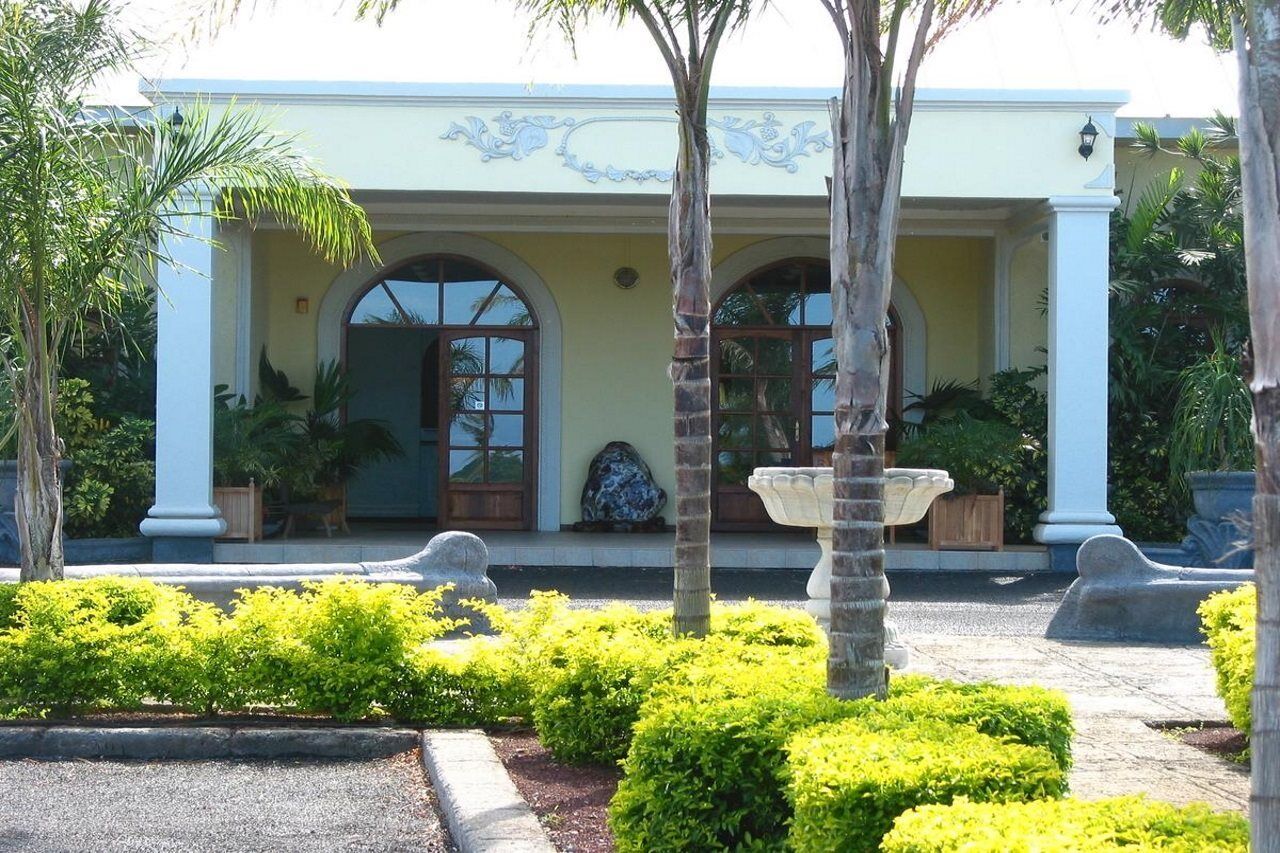 Le Domaine Des Pierres Hotel Saint Pierre Luaran gambar